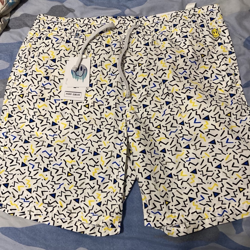 Men shorts - Picture 2 of 3